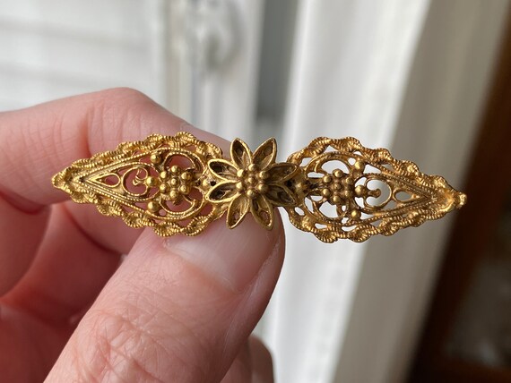 Pair of Goldtone Scatter Pins with Flower Design,… - image 4