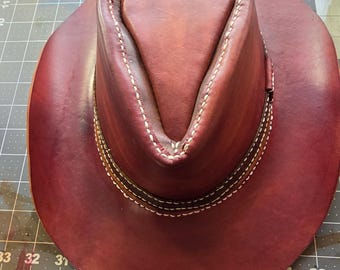 Ręcznie robiony skórzany kapelusz kowbojski