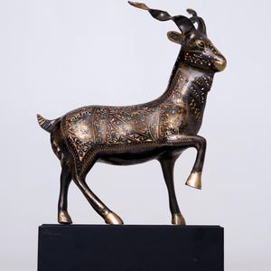 Markhor (large wild goat) Statue – Majestic Mountain Goat Sculpture, Brass Art Decor, Wildlife Gift, Home Decor ,Office decor.