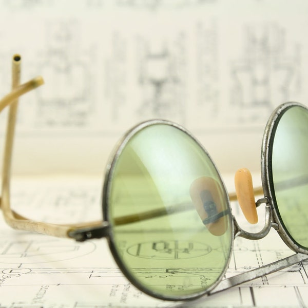 Vintage 1930s Sunglasses - Green Glass Lenses - Wraparound Earpieces