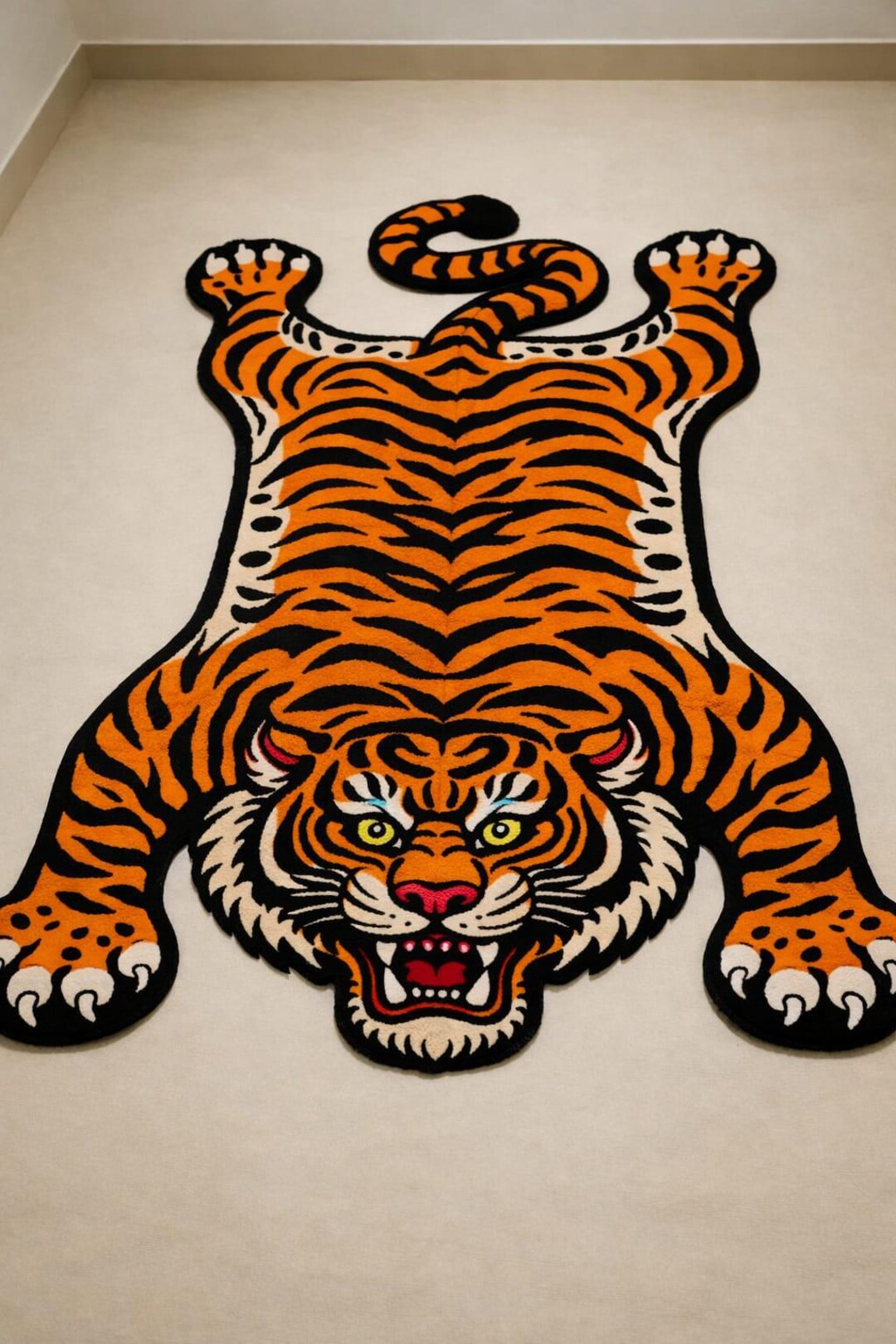 Hand-tufted Siberian Tiger Skin Rug: Multi-coloured Design Pattern 100% ...