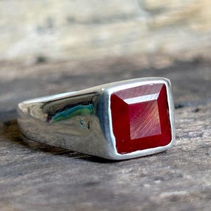 Natürlicher Rubin Quadrat Siegelring 925er Silber, Handgemachter Juli Geburtsstein Schmuck