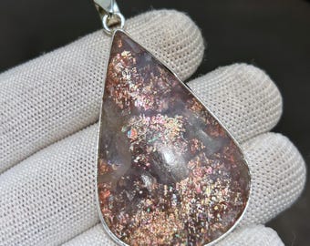 Colgante de piedra solar Purple Haze de plata 925, collar de piedra solar con destellos de cobre, gema natural brillante.