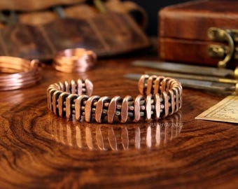 Pulsera tipo brazalete de cobre puro, brazalete de cobre tejido a mano, brazalete abierto unisex ajustable, joyería minimalista artesanal de cobre.