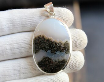 Colgante de ágata musgosa paisajística, collar de plata de ley 925 con diseño de paisaje, joyería inspirada en la naturaleza.