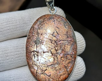 Colgante de piedra solar Purple Haze de plata 925, collar de piedra solar con destellos de cobre, gema natural brillante.