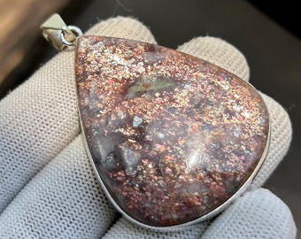 Colgante de piedra solar Purple Haze de plata 925, collar de piedra solar con destellos de cobre, gema natural brillante.
