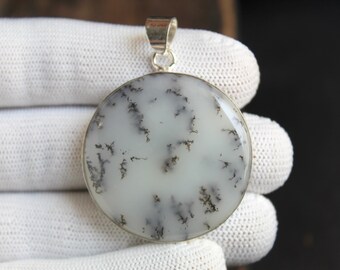 Colgante de ópalo dendrítico natural en plata de ley 925, collar de ópalo blanco, joyería artesanal con gema de veta negra.