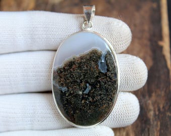 Colgante de ágata musgosa paisajística, collar de plata de ley 925 con diseño de paisaje, joyería inspirada en la naturaleza.
