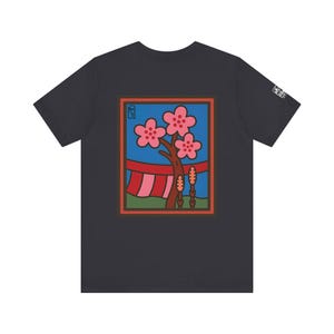 やよい桜、カーテン、そして大胆な小さな芽が日本の春をイメージしたTシャツ