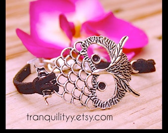 Silver Owl Charm Bracelet: Adjustable Faux Suede Band