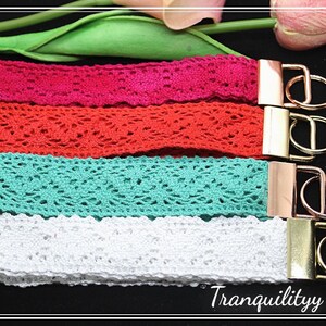 Pulsera de encaje / Pulsera bohemia / Pulsera de ganchillo de encaje shabby chic / Llavero de pulsera de encaje de 4 colores / Encaje de doble capa
