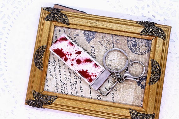 キーホルダー/血まみれのキーホルダー/血液型飛沫/採血作業員/看護師