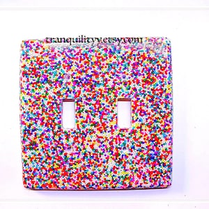 Regenbogen Sprinkle Lichtschalter Abdeckung / Harz Schlafzimmer Dekor / Familienzimmer / Küche Dekor / Theater Raum / Doppel Lichter / erstellt von: Von: Von Dez