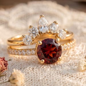 Garnet Moissanite Bridal Ring Set 0.60ct, Round Vintage Engagement Ring, 18K Solid Gold Wedding Set, January Birthstone, Personalised Ring