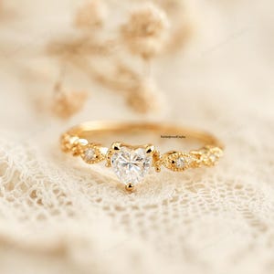 Elegant hjärtformad förlovningsring, hjärtslipad moissanitring, löftering i 14 karat guld för henne, minimalistisk bröllopspresent till alla hjärtans dag, julklapp bild 4