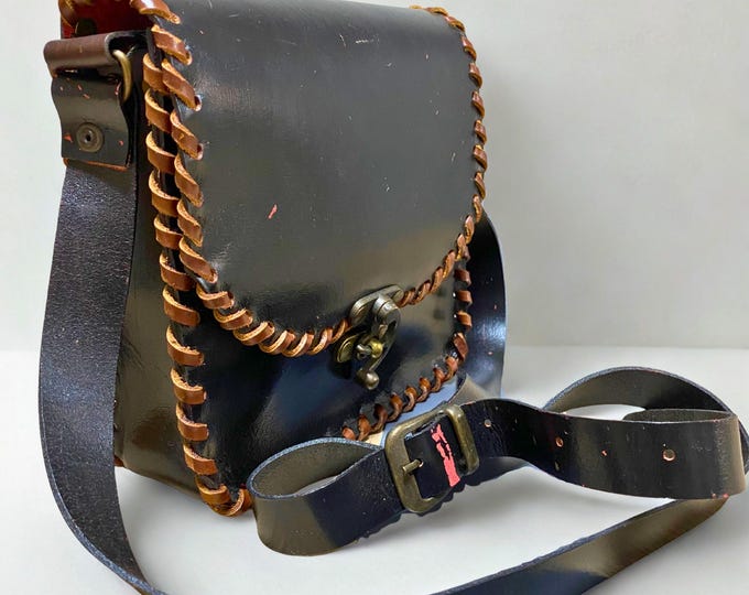 Handmade Black Leather Crossbody Bag – Vintage Style Shoulder Bag, Rustic Satchel Purse, Unisex Minimalist Leather Gift