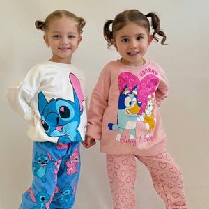 Conjunto de moletom e calça infantil com estampa de desenho animado para meninas | Conjunto Stitch & Bluey | Ideia de presente fofa para crianças