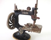 ANTIQUE Toy SINGER Model 20 Hand Crank Sewing Machine Art Deco Child