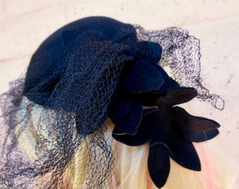 1930s Black Wool Fascinator Hat: Vintage Veil Hollywood Glamour