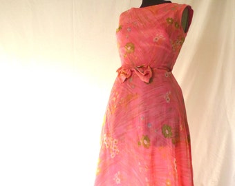 60s Marvelous Pink Crepe Dress Vintage Sleeveless Floral Print Salmon Colored