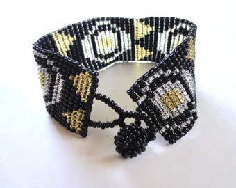 Bohemian Nights Seed Bead Bracelet | Art Deco Glass beaded Flapper bracelet | 80s Native American Beads |Tribal Vintage