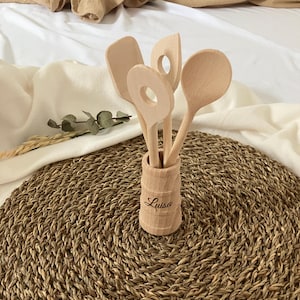 Personalisiertes Kinderkochset Holz - Montessori Spielzeug Küche - graviertes Löffelset Kinder - Geschenk Kind Geburtstag - Kinderküche