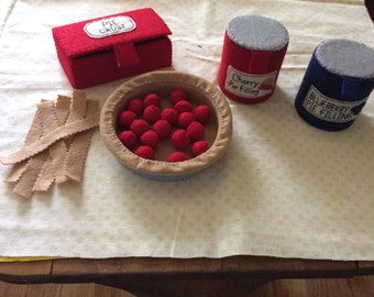Felt Pie baking set, Cherry pie, blueberry pie
