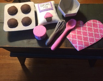 Felt cupcake baking set
