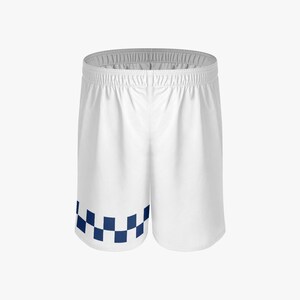 Peut inclure: Shorts de sport blancs avec un motif &agrave; carreaux bleu le long de l'ourlet inf&eacute;rieur. Ces shorts ont une taille &eacute;lastique et une coupe d&eacute;contract&eacute;e, adapt&eacute;s au sport ou aux loisirs.