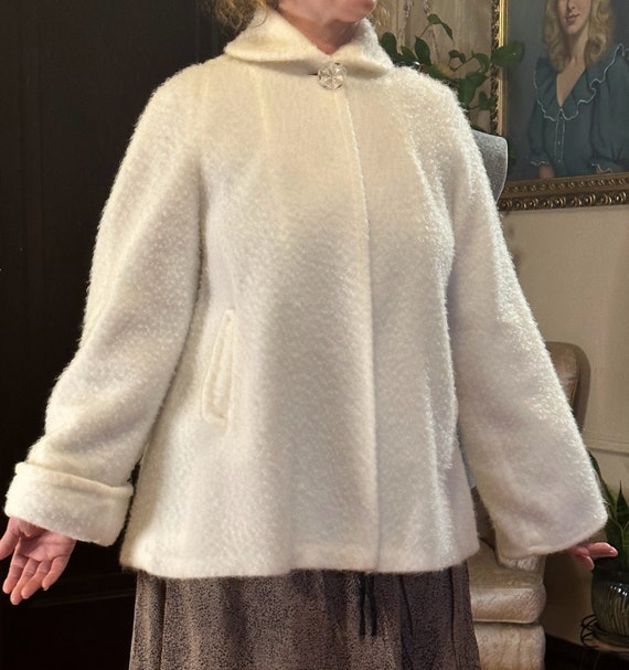 50s or 60s Fuzzy Winter-White Coat - image 2