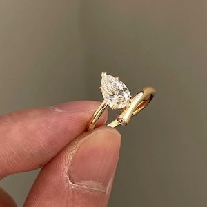 Pear Cut Diamond Bypass Ring 1.50CT – 14K Solid Yellow Gold | Lab Grown Diamond Toi et Moi Engagement Ring | Modern Open Band Promise Ring.