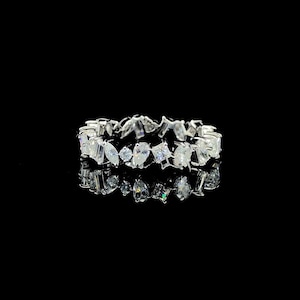 1.25 ct voller Eternity Bandring | Multiform Labor gewachsener Diamant oder Moissanit | Stapelbarer Weißgoldring 14K Weißgold für Sie.