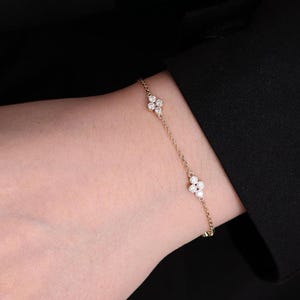 0.50 CT Round Cut Diamond Floral Bracelet | Double Cluster Bezel Set |14K Yellow Gold Dainty Chain Bracelet | Lab Grown or Moissanite Option