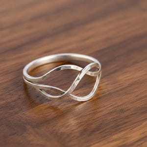 Hammered Sterling Silver Wave Ring, Infinity Loop Statement Band, Minimalist Curved Silver Ring, Boho Everyday Thumb Ring, 925 Solid Silver