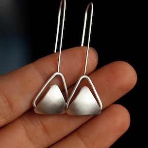 Boucles d&#39;oreilles double triangle élégantes en argent sterling 925 | Bijoux pendants géométriques de 14 grammes en argent massif pour femme | Cadeau fait main