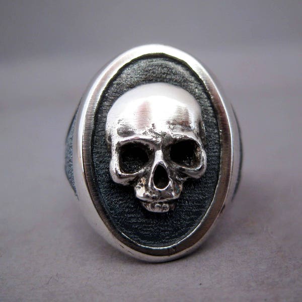 Skull ring - Sterling Silver Signet  Ring - Pirate ring