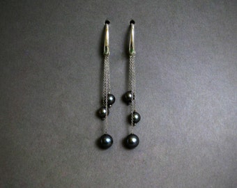 Black pearls earrings