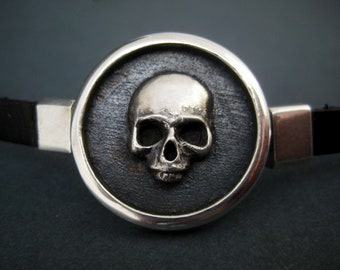 Skull bracelet - Sterling Silver and black  leather bracelet with oxidized skull - Pirate skull  bracelet