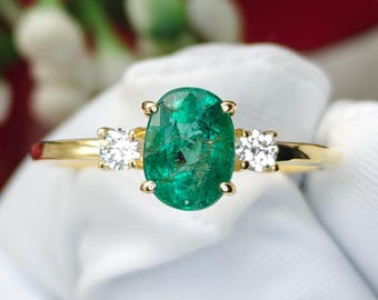 天然ザンビア産エメラルド リング 18K イエロー ゴールド、オーバル