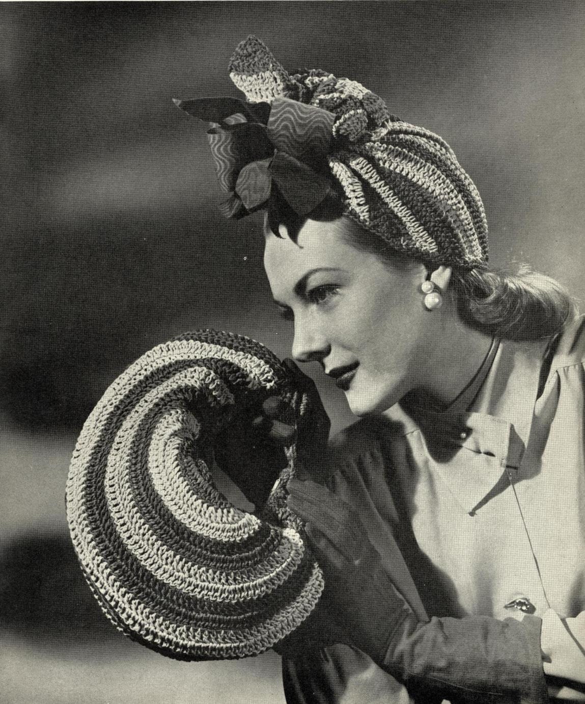 Chapeau Vintage Années 40 En Crêpe Plissé Avec Gros Nœud Tombant - Noir Et Marron - Taille Unique - Occasion Bon État