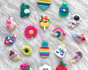 18 PCs Cute Shoe Charms, Dinosaur Rainbow Unicorn Astronaut Flower Cupcake Ice Cream Rocket Cherry Accessories for Clogs Shoes and Bags