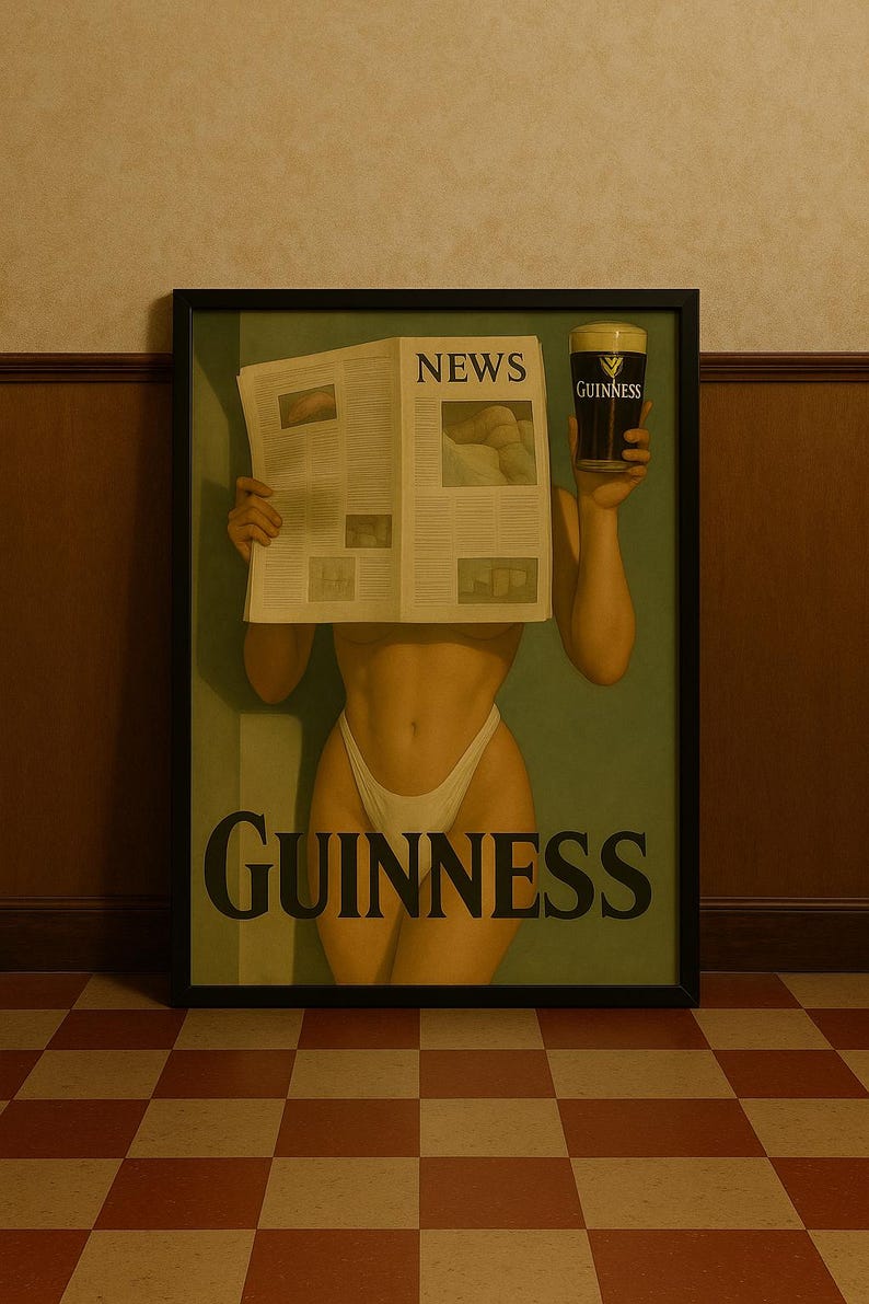 Może przedstawiać: Oprawione dzieło sztuki przedstawiające kobietę trzymającą gazetę ze słowem &bdquo;NEWS&rdquo;. Trzyma r&oacute;wnież kufel Guinnessa. Słowo &bdquo;GUINNESS&rdquo; jest wydrukowane dużymi literami na dole dzieła sztuki. Grafika jest wyświetlana na ścianie.