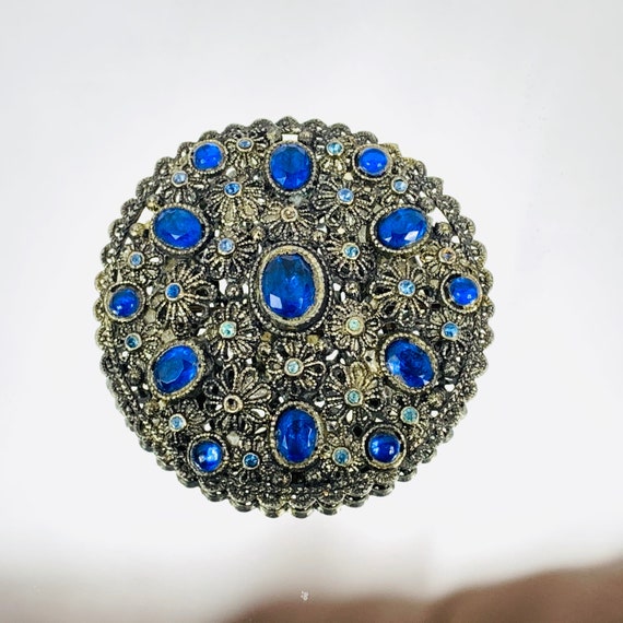 1920s Vintage Filigree 14K White Gold Diamond Pin Brooch with Blue Green Accents