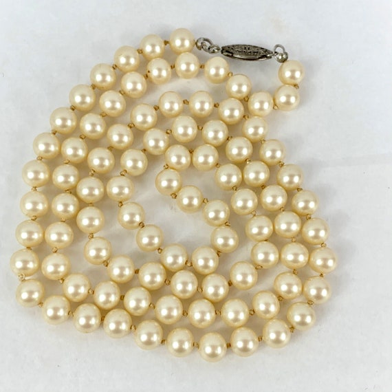 Vintage Imitation Hand-Knotted Glass Pearl Neckla… - image 2