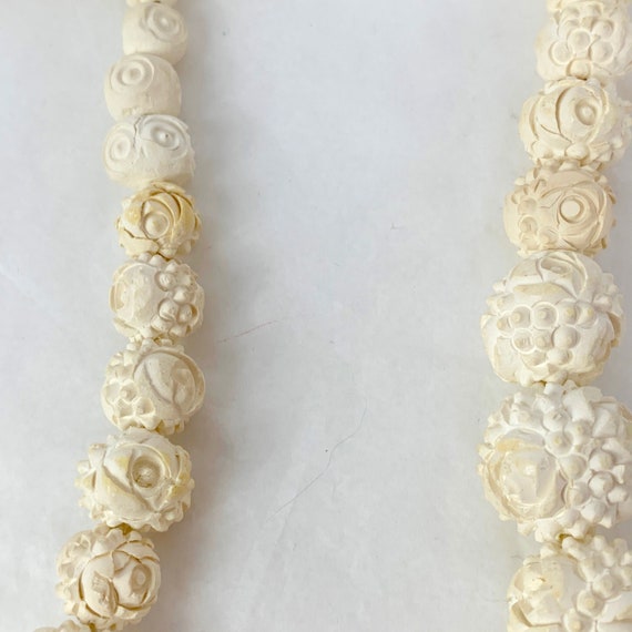 Featherlite Bubbleite Carved Bead Necklace Rare B… - image 4
