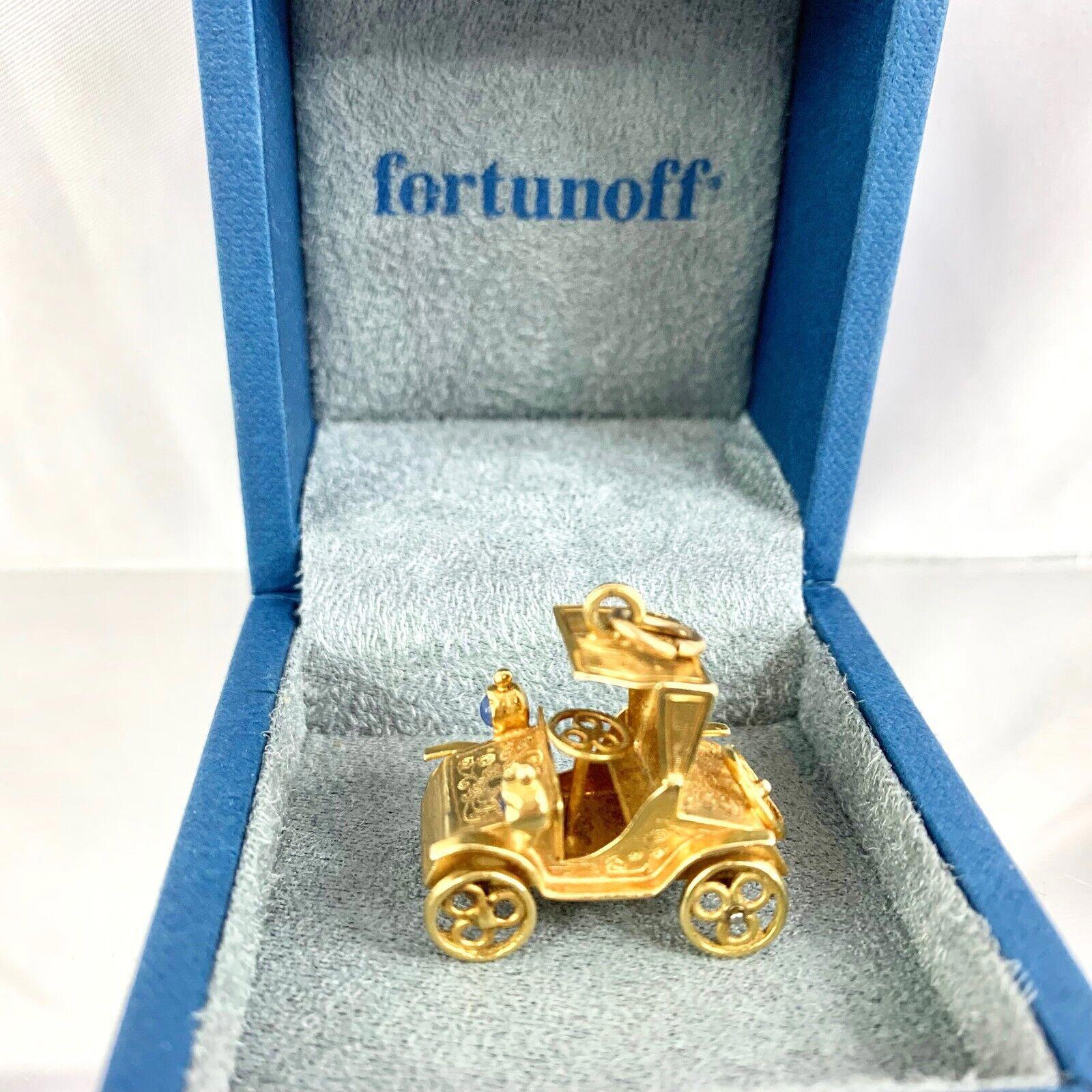18k Yellow Gold French Car Bracelet Charm Moveable Wheels Chalcedony Headlights
