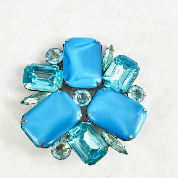 Huge Rhinestone Midcentury Swirl Teal Brooch - image 1