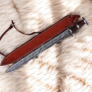 Hand-Forged Damascus Steel Celtic Sword – Exquisite Craftsmanship with Leather Sheath | The Ultimate Personalized Gift