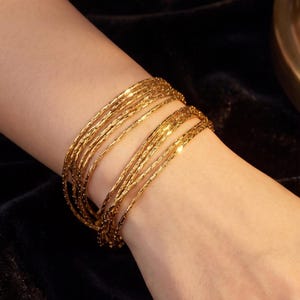 Gold Multi Layer Kettenarmband, Edelstahl überlagert Armband, wasserdicht, Stapel Armband Zierliches Armband Stapelbar Schmuck Geschenk für Sie